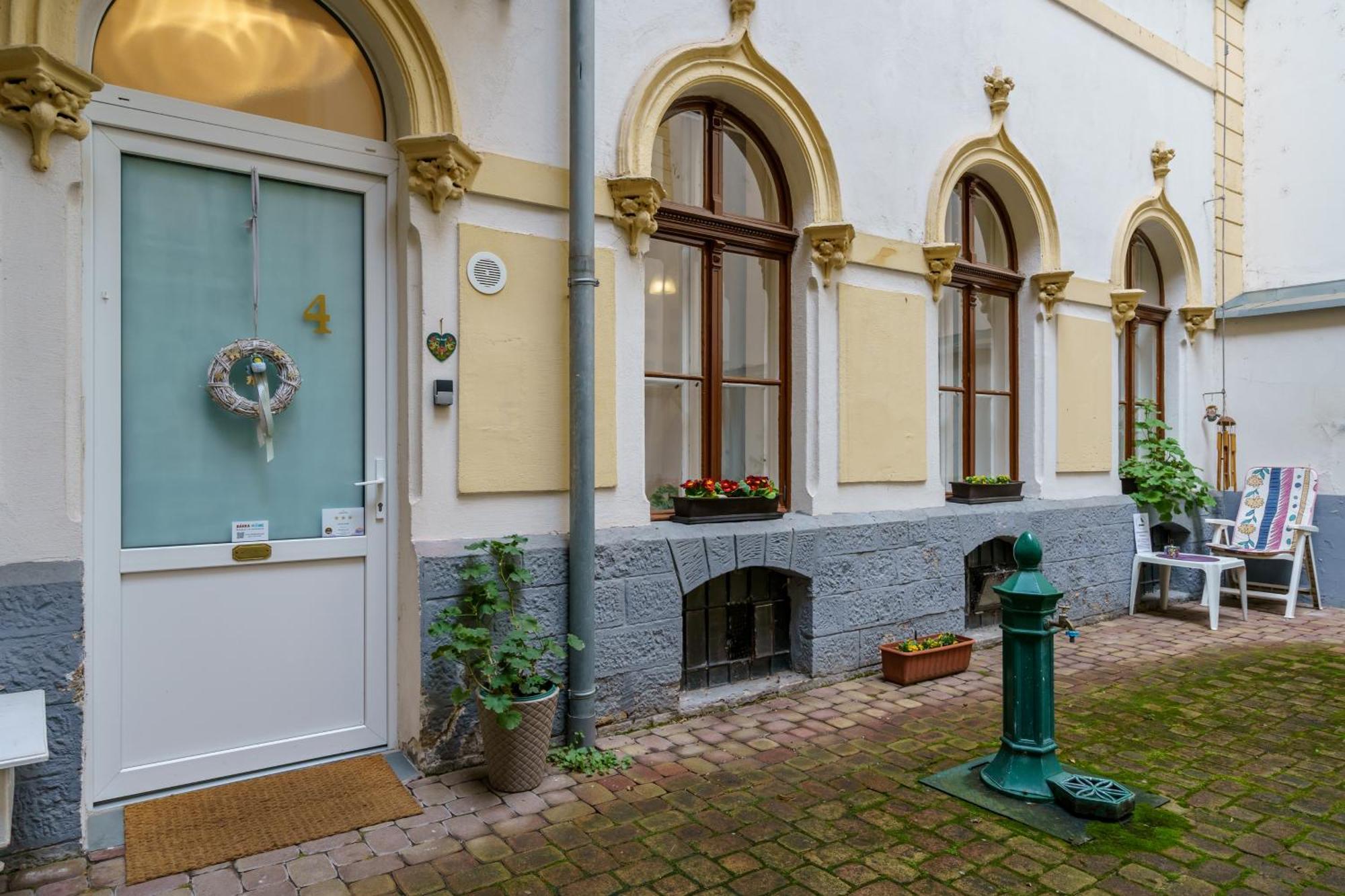 Barka In Downtown Buda Appartement *
